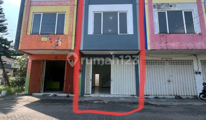 Terletak Di Commercial Area Miliki Ruko Green Mansion A1-04 Sidoarjo