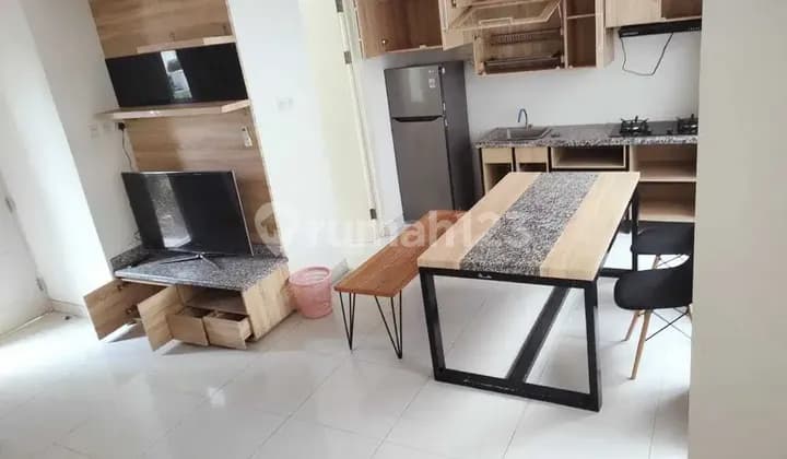 Disewakan Rumah 2 lantai Grand Pakuwon Full Furnish