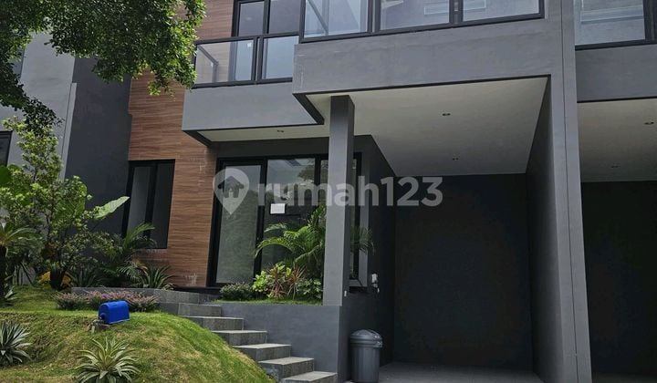 Dijual Villa Mewah dengan Lokasi Strategis Harga bisa Nego di Taman Dayu Pasuruan