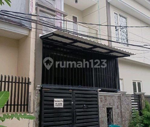 Rumah Strategis Di Jalan Taman Sutorejo Timur Mulyorejo Surabaya Rumah Strategis Di Jalan Taman Sutorejo Timur Mulyorejo Surabaya