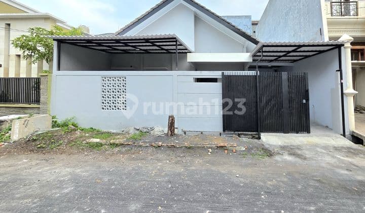 1-Story House Near Toll Road in Pondok Mutiara Sidoarjo Housing Complex