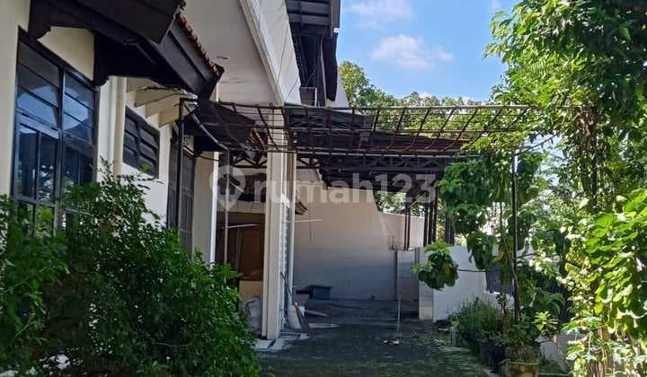 Rent a 2-Story House in Premium Commercial Area in Tenggilis Near Ubaya