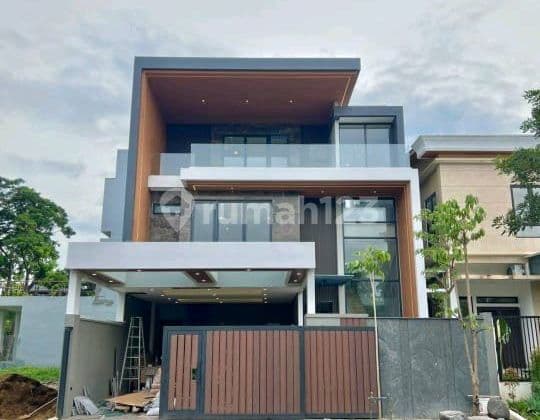 Miliki Rumah Baru Premium 3 Lantai Di Woodland Citraland Surabaya