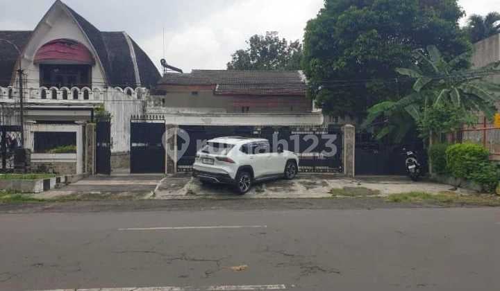 Disewakan Rumah Komersil Tengah Kota Surabaya di Jalan Imam Bonjol