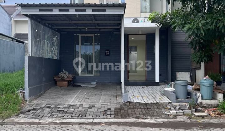 Semifurnish Siap Huni Rumah 2 Lantai di Northwest Surabaya Barat