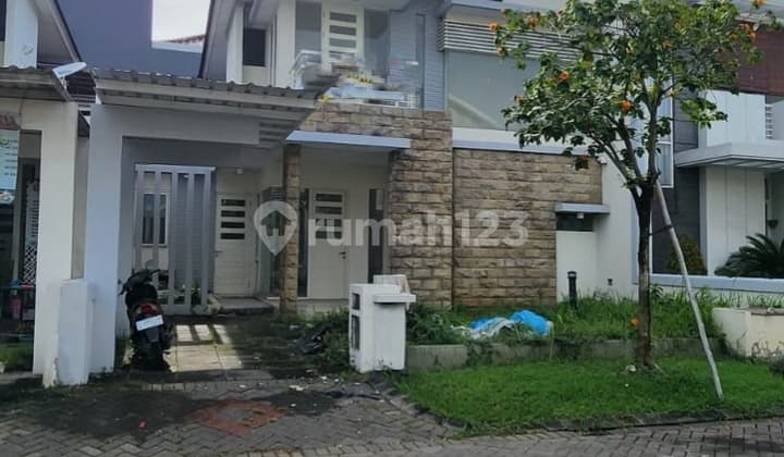 2-Storey House in Royal Residence West Surabaya Near Lidah Wetan