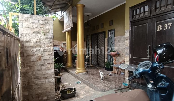 Rumah Dekat Kawasan Bisnis di Tenggilis Mejoyo Surabaya