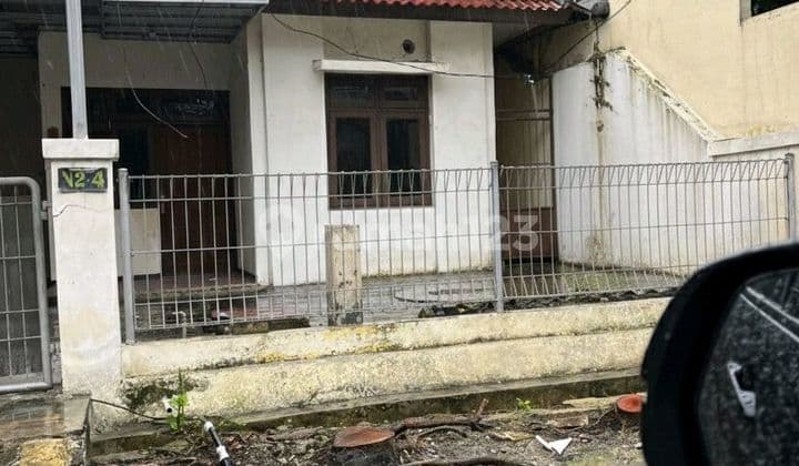 Dijual Murah dan Lokasi Strategis Rumah di Galaxy Bumi Permai