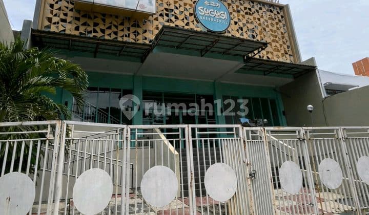 Disewakan Tempat Usaha 3 Lantai di Jalan Raya Merr Surabaya Lokasi Sangat Strategis