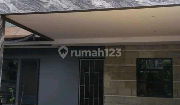 Rumah 2 Lantai Modern Minimalis Nego di Alam Hijau Surabaya Barat