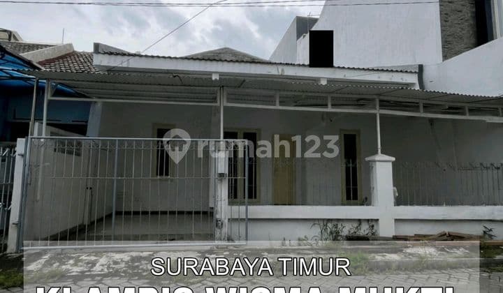 Sangat Murah Disewakan Rumah 1.5 Lantai Dekat Pusat Kota Surabaya di Klampis Wisma Mukti