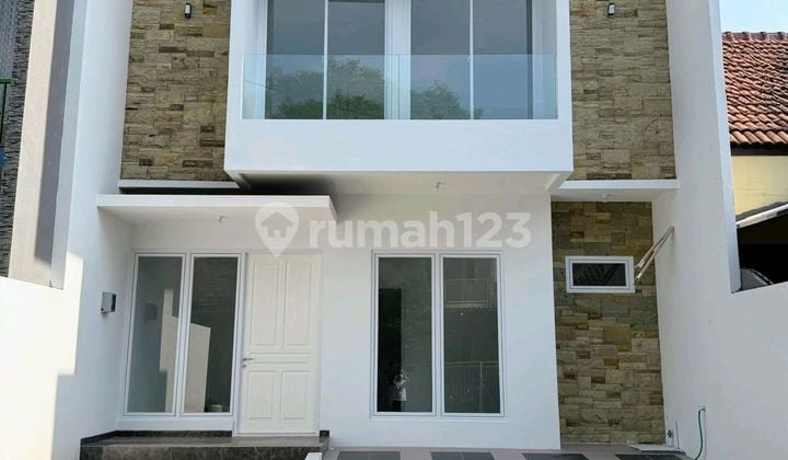 Harga Dibawah Pasaran Rumah 2 Lantai di Bukit Palma Surabaya