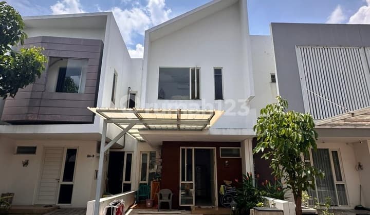 Dijual Rumah Bergaya Modern 2 Lantai Daerah Surabaya Barat di Perumahan Dian Istana