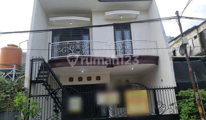 Rumah 2 Lantai Lokasi Sangat Strategis di Pakis Tirtosari Surabaya