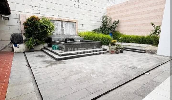 Rumah 2 Lantai Full Marmer Cocok untuk Hunian, Resto atau Klinik di Raya Dharmahusada