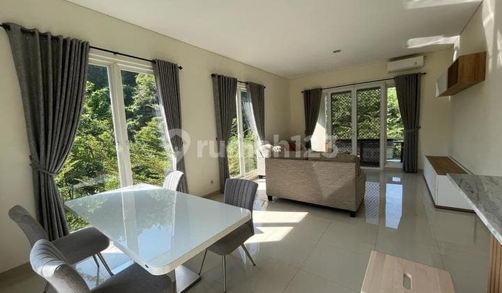 Hook View Waterfall House 4 Bedrooms in Candi Golf
