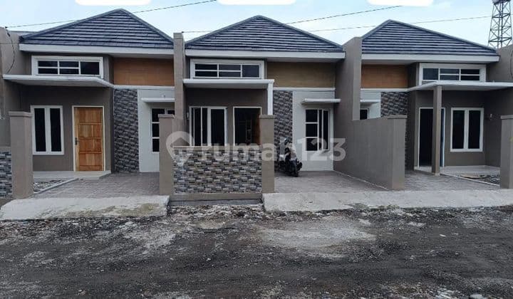 Dijual Rumah Baru Di Pepe Sedati Sidoarjo Dekat Bandara Juanda Rumah Bagus SHM di Pasar Desa Pepe, Jl. Abdul Faqih, Pulungan, Sedati, Sidoarjo, Jawa Timur, Indonesia, 61253, Sedati