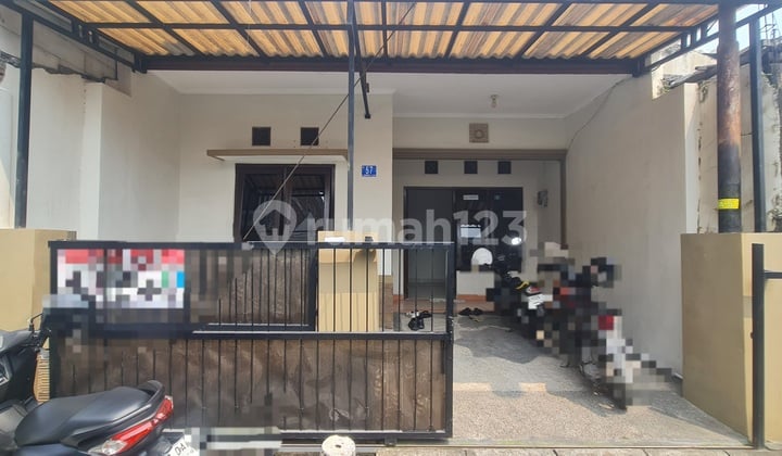 Dijual Rumah Siap Huni Di Manukan Tandes Surabaya Barat Rumah SHM Bagus di Toko Makmur - Manukan, Jl. Manukan Tengah 52j Rt. 999 / Rw. 999, Sambikerep, Sambikerep, Kota Surabaya, Jawa Timur, Indonesia, 60217, Manukan