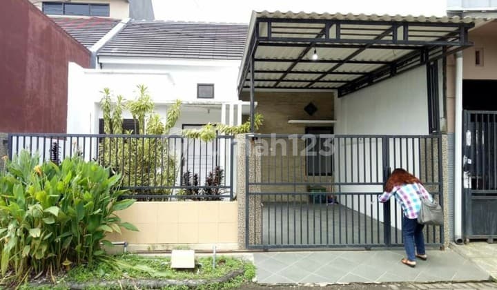 Dijual Rumah Siap Huni di Bluru Kidul Sidoarjo Kota Rumah Bagus SHM di Indomaret - Bluru Kidul (Ff3q), Jl. Bluru Kidul 7, Bluru Kidul, Sidoarjo, Sidoarjo, Jawa Timur, Indonesia, 61233, Sidoarjo