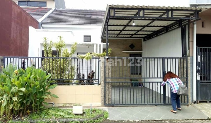 Dijual Rumah Siap Huni di Bluru Kidul Sidoarjo Kota Rumah Bagus SHM di Indomaret - Bluru Kidul (Ff3q), Jl. Bluru Kidul 7, Bluru Kidul, Sidoarjo, Sidoarjo, Jawa Timur, Indonesia, 61233, Sidoarjo