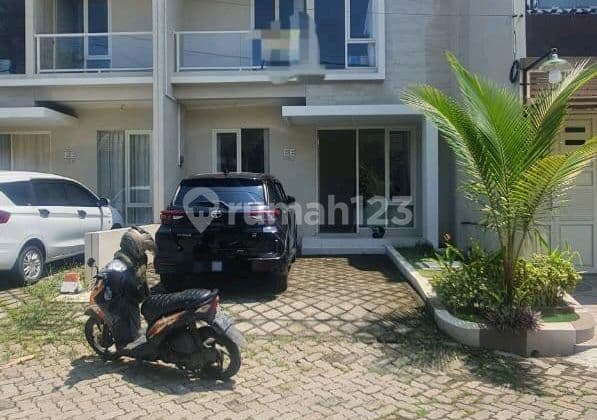 Dijual Rumah 2 Lantai Di Perumahan Permata Juanda Sedati Sidoarjo Rumah SHM di Perumahan Permata Juanda, Jl. Desa Sedati Gede Blok B No. 17, Sedati Agung, Sedati, Sidoarjo, Jawa Timur, Indonesia, 61253, Sedati