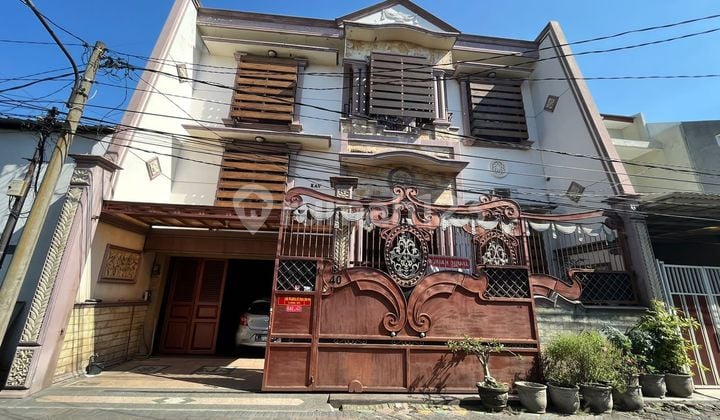 For Sale: 2.5-Story House in Jambangan, South Surabaya, Beautiful House with SHM at Gapura Jambangan X, Jl. Jambangan X, Jambangan, Jambangan, Surabaya City, East Java, Indonesia, 60232, Jambangan