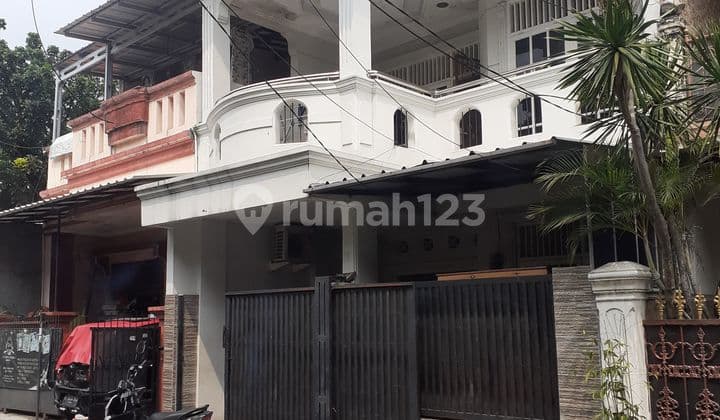 Rumah di Jual. Komplek Walikota Meruya Jakarta Barat