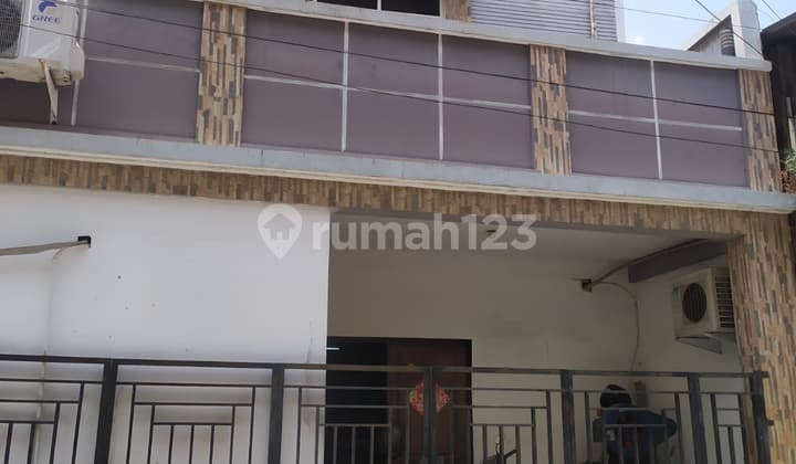 Rumah Besar 4 Lantai di Jelambar - Dekat Mall & Kampus, Potensi Usaha Tinggi!