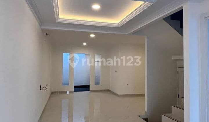 For Sale House in Sunter Graha Pratama Size 6X19
