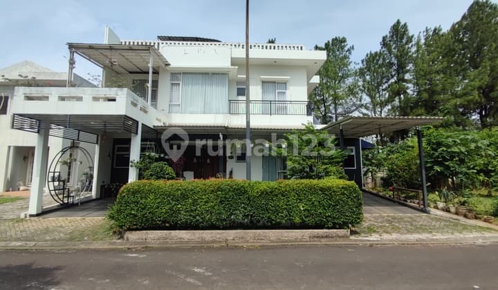 Turun harga. Rumah Mewah Cluster Versailles, BSD