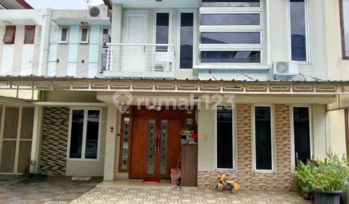 Rumah Bagus 2 Lantai Lokasi Strategis Akses Mudah Dekat Stasiun MRT di Jagakarsa, Jakarta Selatan
