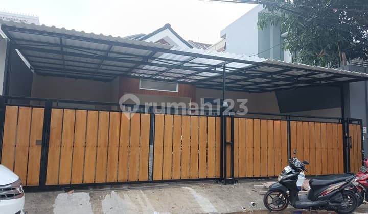 Dijual Rumah bisa untuk Usaha Melati Mas Row Jalan Boulevard