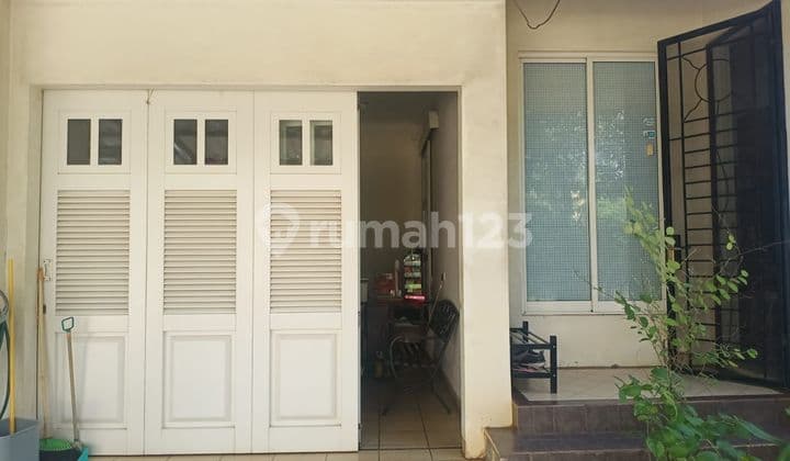 Dijual Rumah Pondok Hijau Golf - 3 Kamar, SHM, Hadap Timur Laut