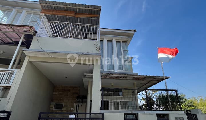 Rumah 2 Lantai Dekat Dengan Pusat Pendidikan