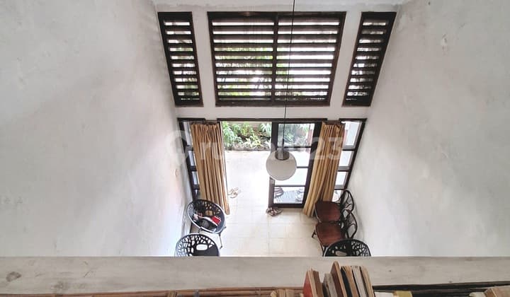 For Quick Sale: House on Jl. Bawal, Rawamangun, Strategically Located and Very Close to Arion Mall, Suitable for Boarding House or Residential Use.