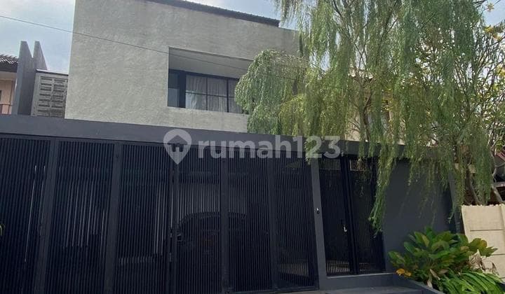Dijual Rumah Mewah Tema Industrial di Bintaro Jakarta Selatan