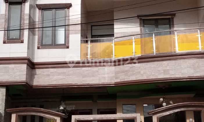 Rumah Bentuk Kos Lokasi Strategis Belakang Universitas Trisakti