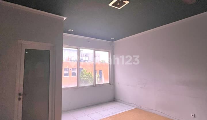 Ruko 2 Lantai Parkir Luas Seberang Sekolah Pahoa di Golden 8 Gading Serpong, Tangerang