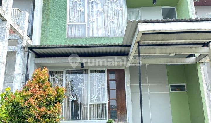Rumah Cantik 2 Lantai Fasilitas Kolam Renang Dan Bebas Banjir!
