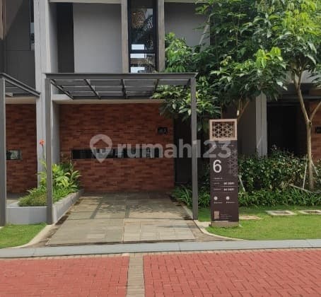 Rumah 2 Lantai Ada Taman Dan Kolam Renang. 10 Juta Langsung Akad.