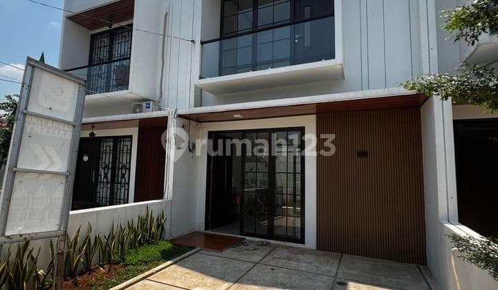 Rumah Scandinavia 2 Lantai 10 Menit Krl Ada Angkot. 3 Juta All In