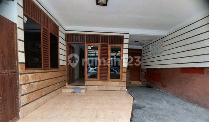Ready-to-Occupy House Needs Minor Renovation