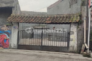 Rumah di Pinggir Jalan Raya Ciapus, Cocok untuk Usaha