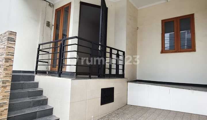 Disewakan Sunter Furnished 3 Lantai Siap Huni 6 X 18 Anti Banjir Hanya 125Juta/Th