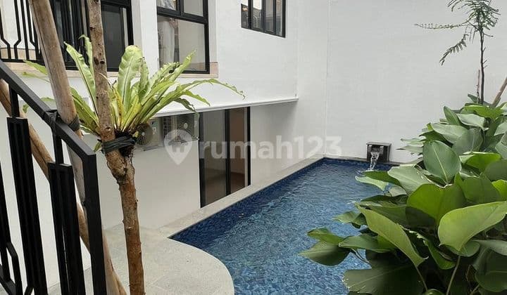 New Luxury House in Kebayoran Baru Strategic Location