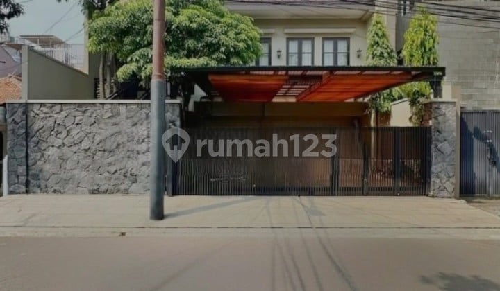 Rumah Mewah Siap Huni Lokasi Strategis di Senopati Area Kebayoran Baru Dekat Scbd