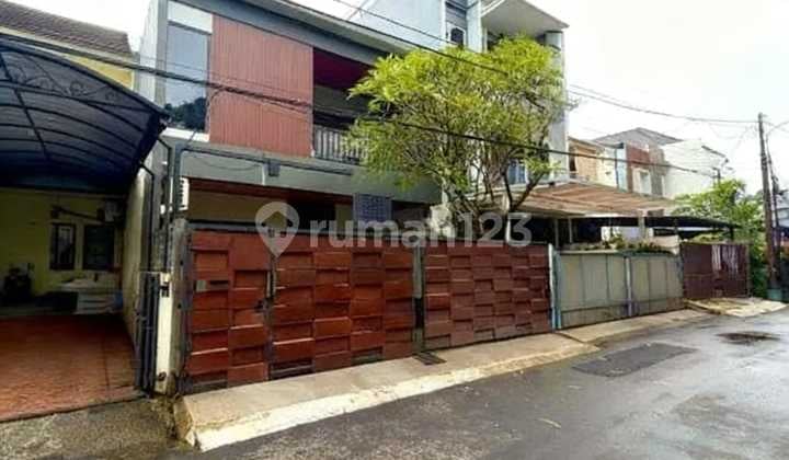 Nice House Comfortable and Serene Residence in Pesanggrahan, South Jakarta