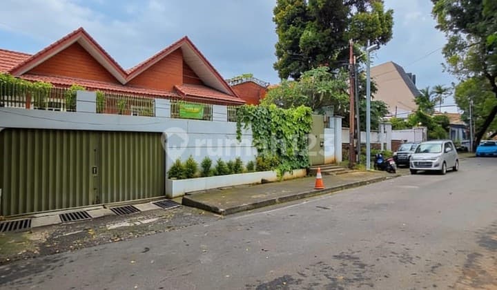 Rumah Siap Huni Turun Harga Lingkungan Tenang & Asri di Kebayoran Baru Senopati Area