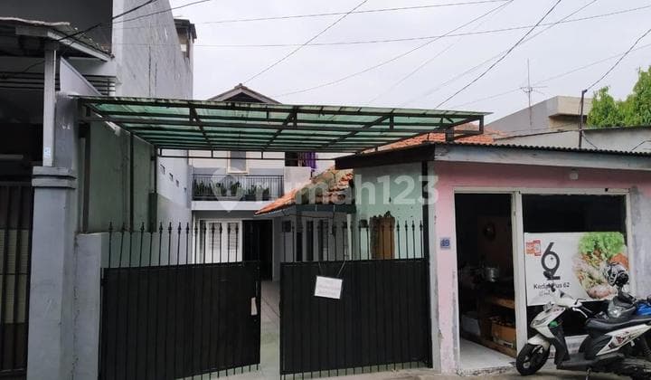 For Sale Property Consisting of 2 Pavilions, 13 Boarding Rooms, and 2 Shops in the Strategic Area of Mampang Prapatan V