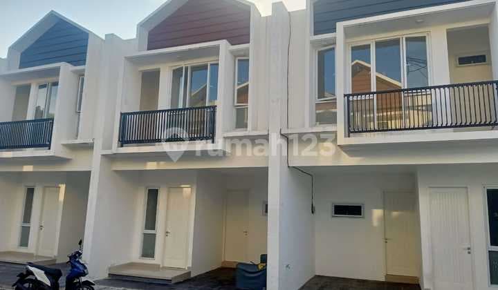 Dijual Rumah Strategis di Jatiwaringin, Pondok Gede